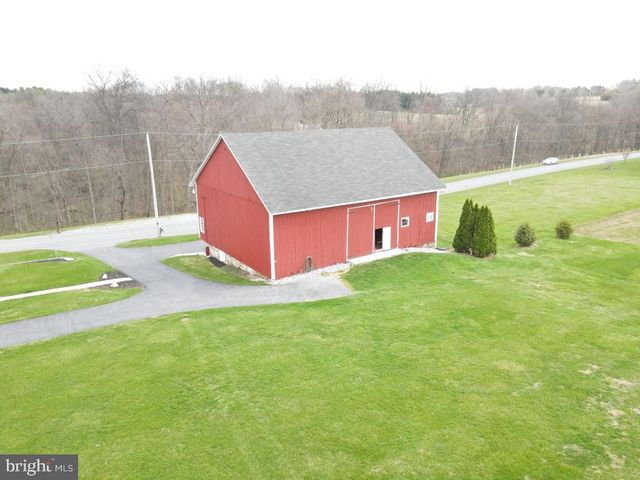 2575 VALLEY RD, Manheim, PA 17545