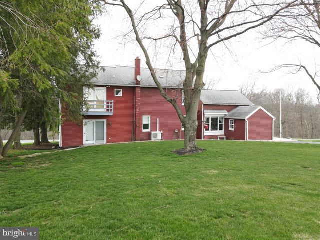 2575 VALLEY RD, Manheim, PA 17545