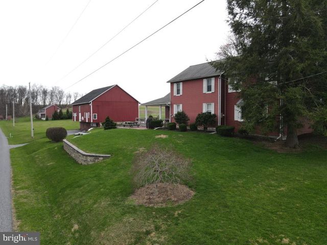 2575 VALLEY RD, Manheim, PA 17545