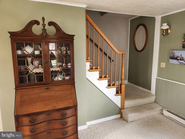 2575 VALLEY RD, Manheim, PA 17545