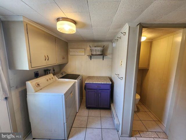 2575 VALLEY RD, Manheim, PA 17545