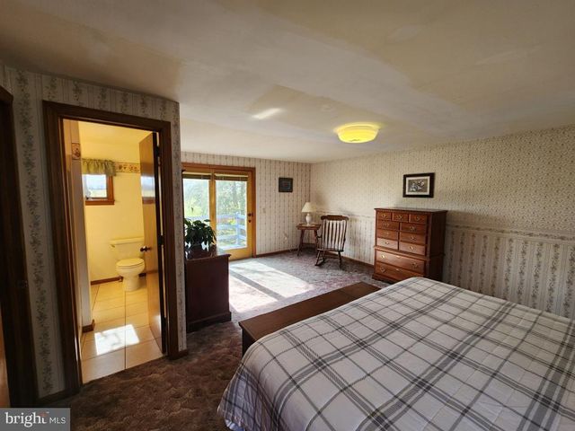 2575 VALLEY RD, Manheim, PA 17545