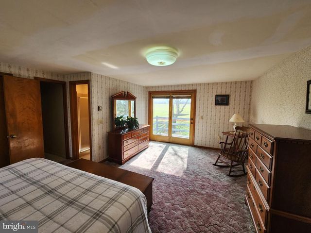 2575 VALLEY RD, Manheim, PA 17545
