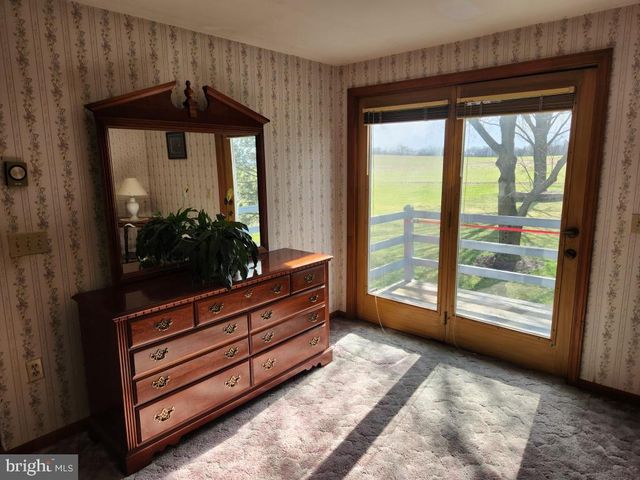 2575 VALLEY RD, Manheim, PA 17545