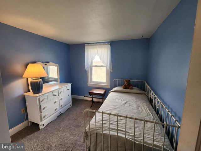 2575 VALLEY RD, Manheim, PA 17545