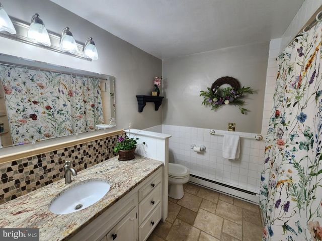 2575 VALLEY RD, Manheim, PA 17545