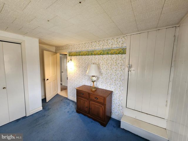 2575 VALLEY RD, Manheim, PA 17545