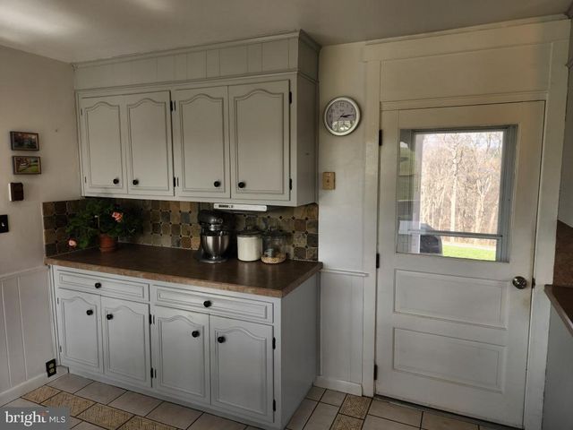2575 VALLEY RD, Manheim, PA 17545