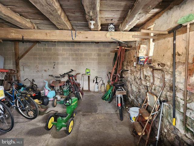 2575 VALLEY RD, Manheim, PA 17545