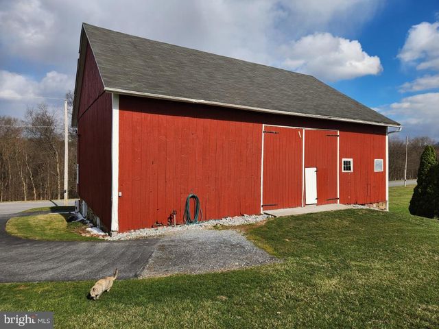 2575 VALLEY RD, Manheim, PA 17545