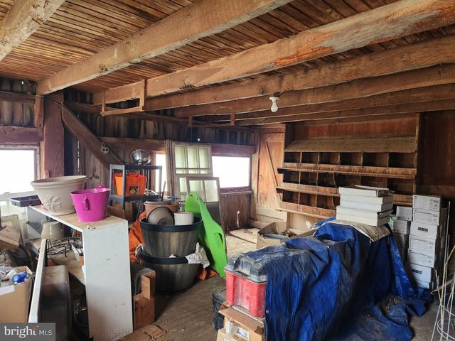 2575 VALLEY RD, Manheim, PA 17545