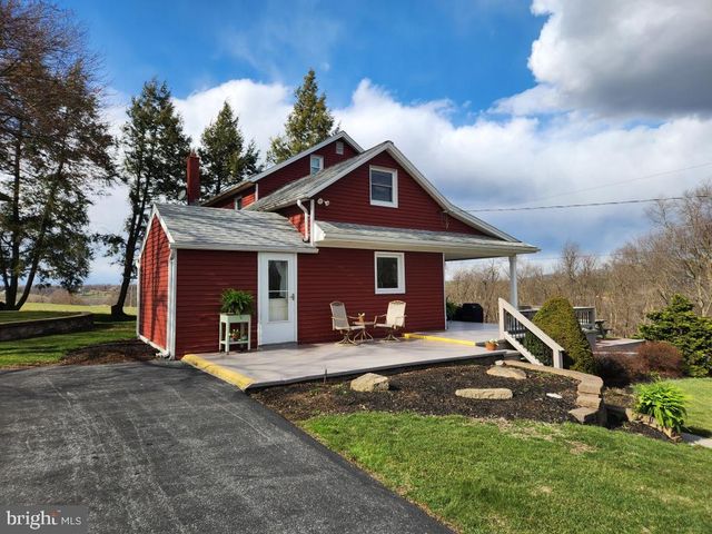 2575 VALLEY RD, Manheim, PA 17545