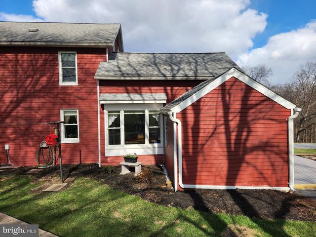 2575 VALLEY RD, Manheim, PA 17545