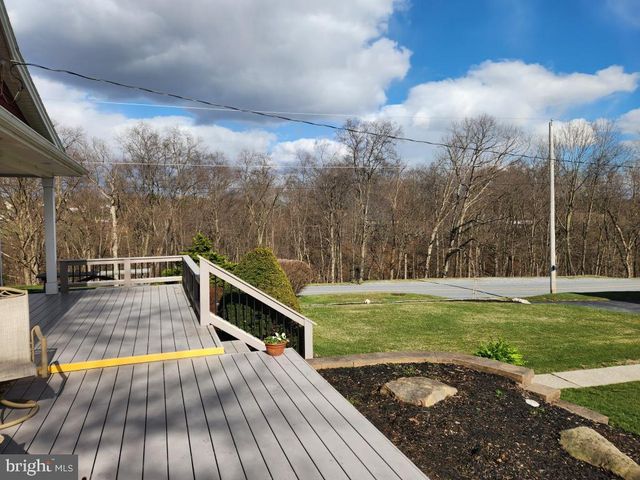 2575 VALLEY RD, Manheim, PA 17545