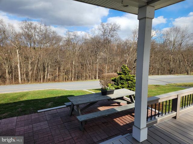 2575 VALLEY RD, Manheim, PA 17545
