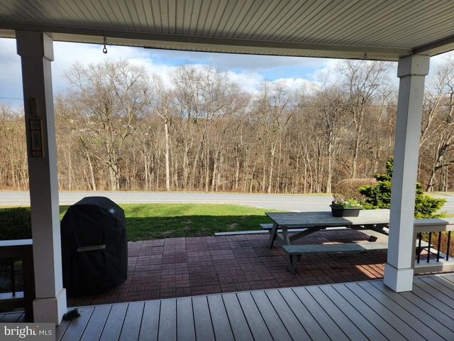 2575 VALLEY RD, Manheim, PA 17545