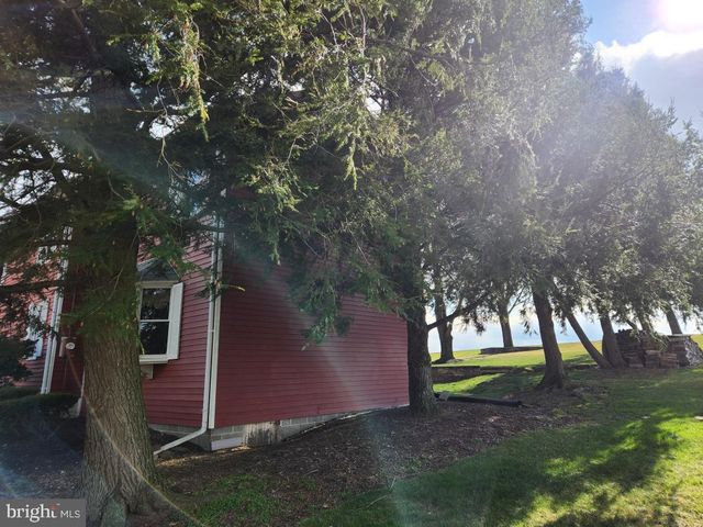 2575 VALLEY RD, Manheim, PA 17545