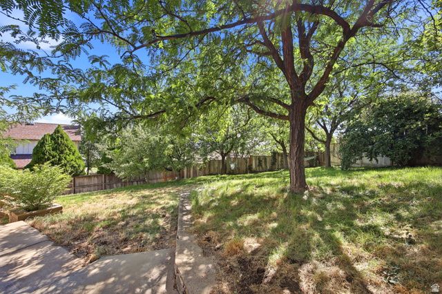2011 N 225 E, Centerville, UT 84014