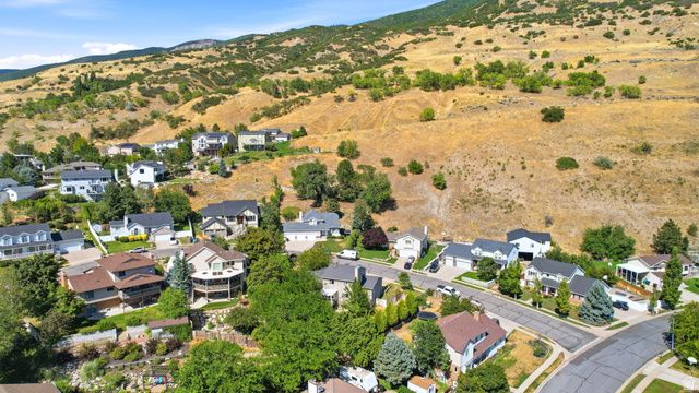 2011 N 225 E, Centerville, UT 84014