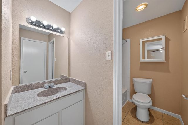 12500 Sandpiper Drive 122, Houston, TX 77035