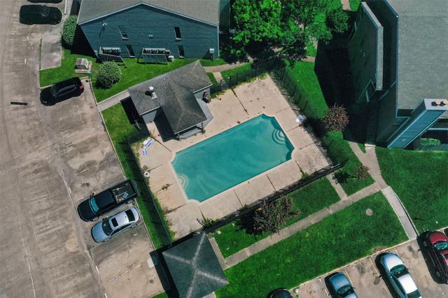 12500 Sandpiper Drive 122, Houston, TX 77035