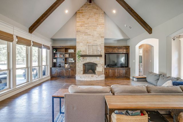 106 Treeline Court, Lipan, TX 76462
