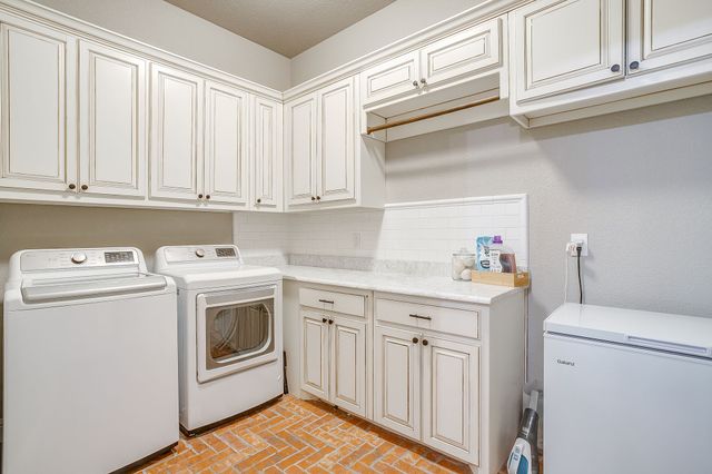 106 Treeline Court, Lipan, TX 76462