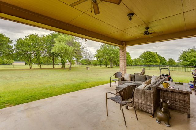 106 Treeline Court, Lipan, TX 76462
