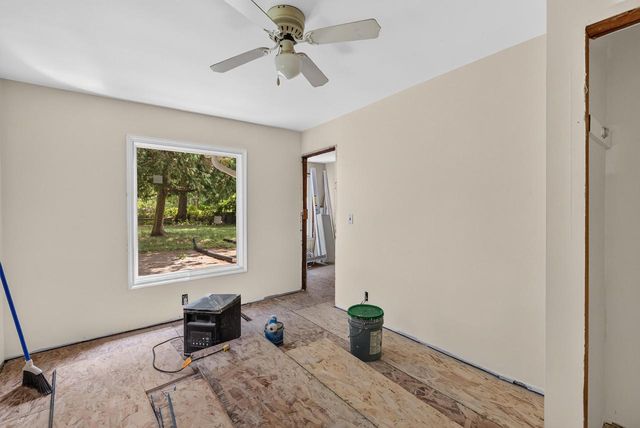 500 W Riverview DRIVE, Glendale, WI 53209