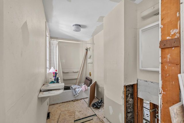 500 W Riverview DRIVE, Glendale, WI 53209