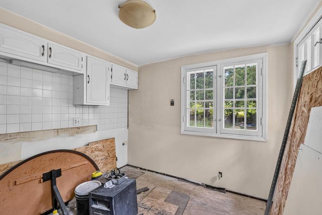 500 W Riverview DRIVE, Glendale, WI 53209
