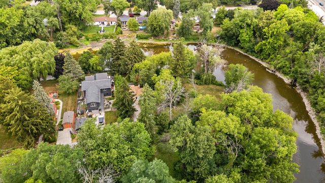 500 W Riverview DRIVE, Glendale, WI 53209