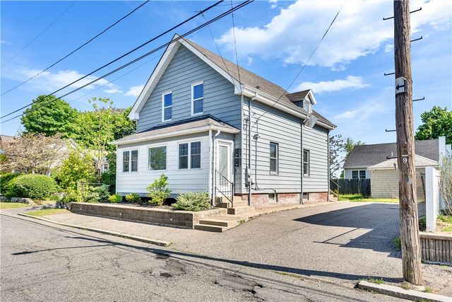 86 Woodward Avenue 2, East Providence, RI 02914