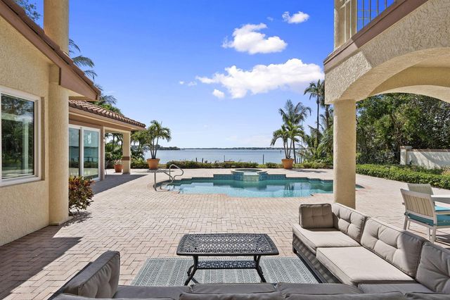 3984 SE Old St Lucie Boulevard, Stuart, FL 34996