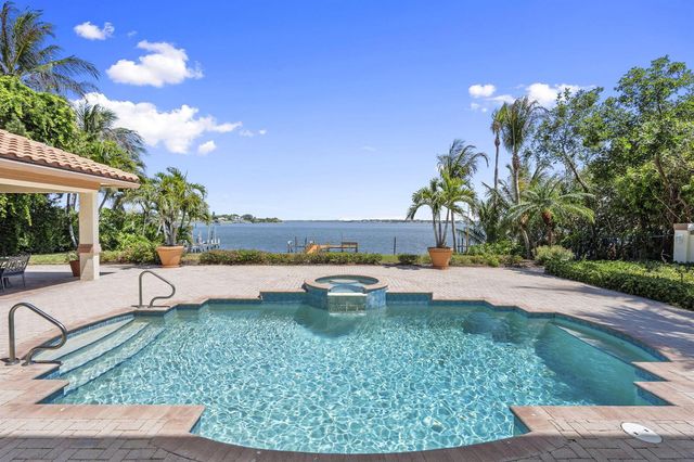 3984 SE Old St Lucie Boulevard, Stuart, FL 34996