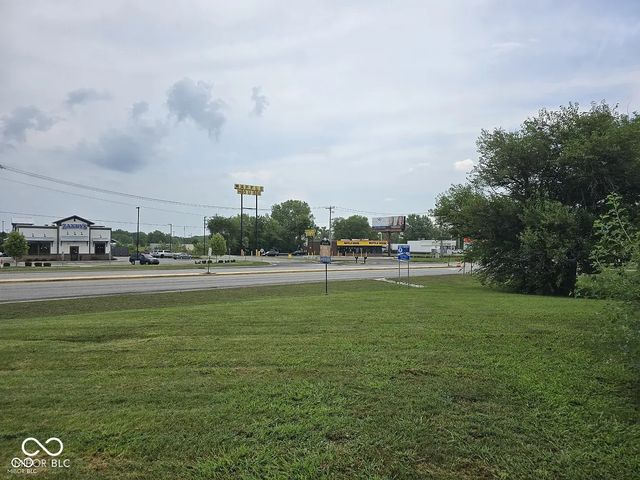 13 W Rampart Road, Shelbyville, IN 46176