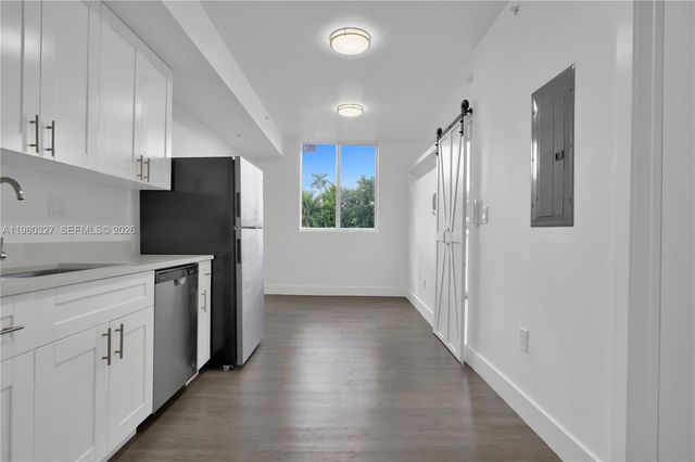 1620 NW 18th St 104, Miami, FL 33125