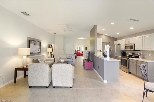 9538 Hemingway LN, Fort Myers, FL 33913