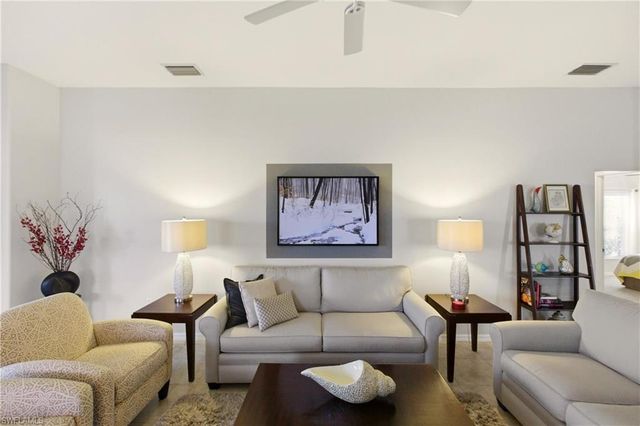 9538 Hemingway LN, Fort Myers, FL 33913