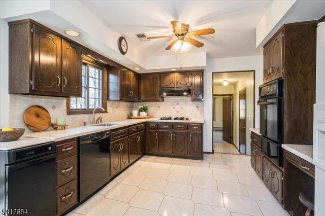 7 Lexington Ave, Branchburg Twp., NJ 08853