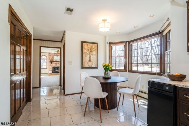 7 Lexington Ave, Branchburg Twp., NJ 08853