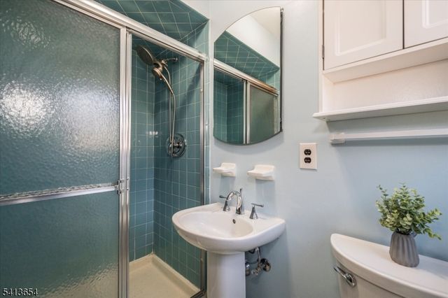 7 Lexington Ave, Branchburg Twp., NJ 08853