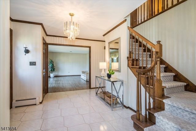 7 Lexington Ave, Branchburg Twp., NJ 08853