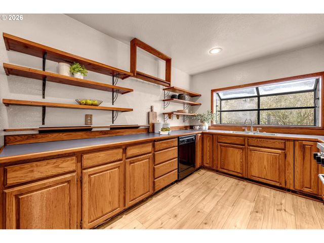 6808 Ne 151ST Cir, Vancouver, WA 98686