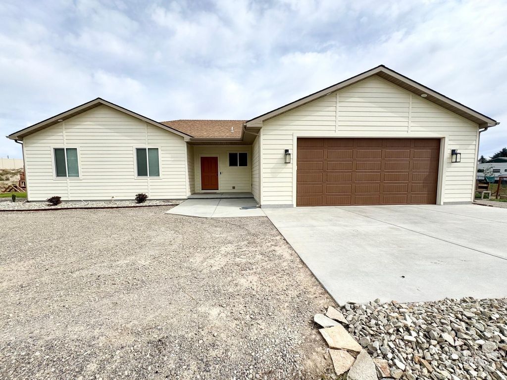 942 W Wanda Lane, Heyburn, ID 83336