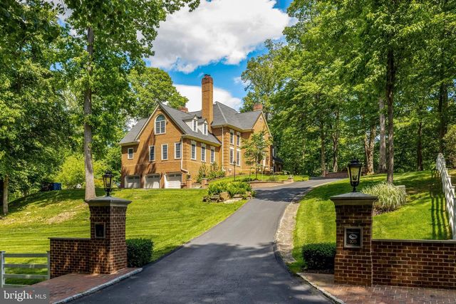 105 INTERPROMONTORY RD, Great Falls, VA 22066
