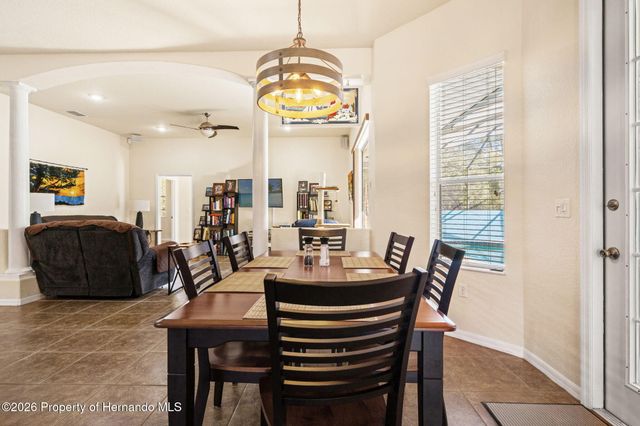 10288 Ridge Top Loop, Weeki Wachee, FL 34613