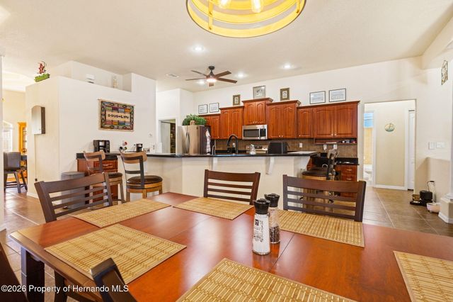 10288 Ridge Top Loop, Weeki Wachee, FL 34613