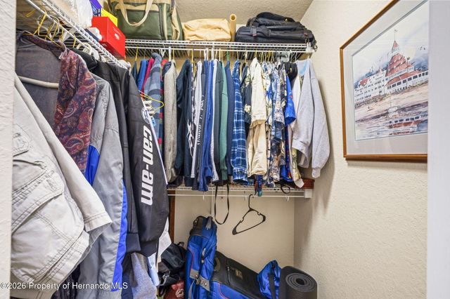 10288 Ridge Top Loop, Weeki Wachee, FL 34613