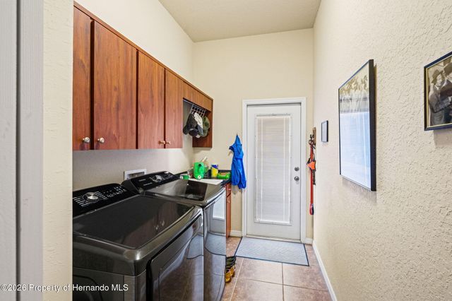 10288 Ridge Top Loop, Weeki Wachee, FL 34613